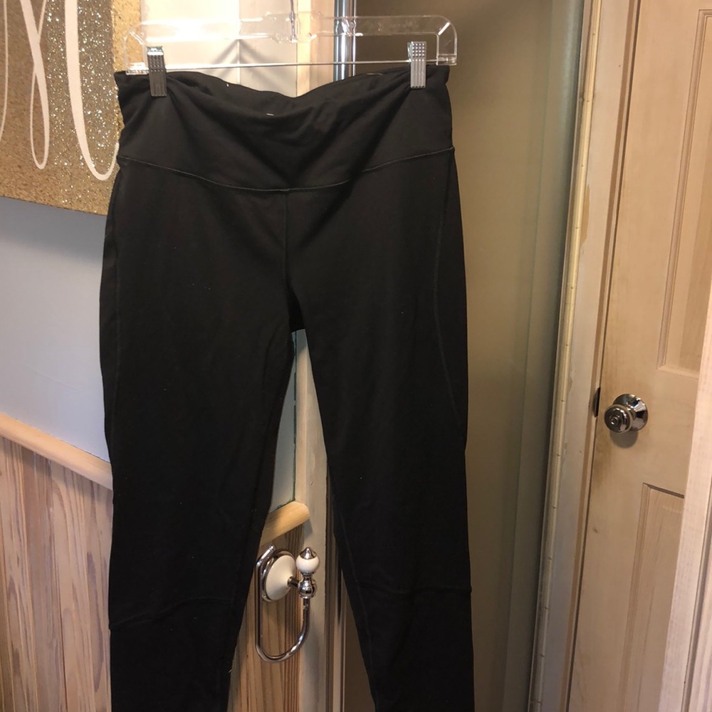 Victoria Sport (Black Leggings)